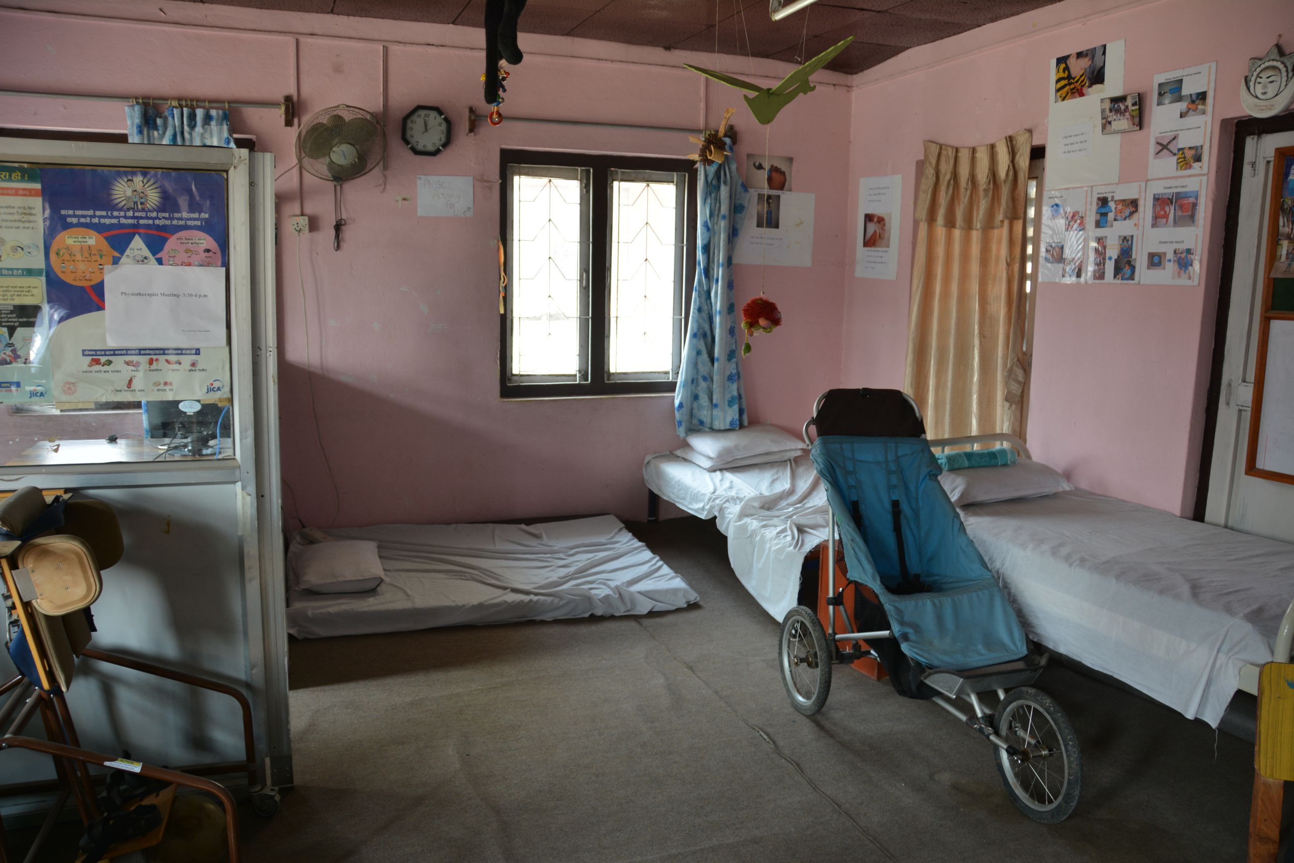 A photo showing the physiotherapy room at the workshop.